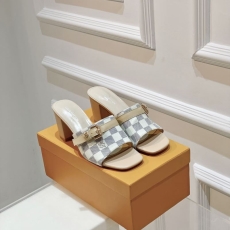 Louis Vuitton Slippers